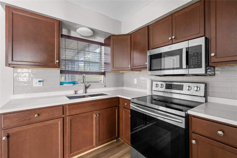 3 bedroom Single Family Residence at 37124 Goldenrod Court, Goldenrod, Dade City — photo 4
