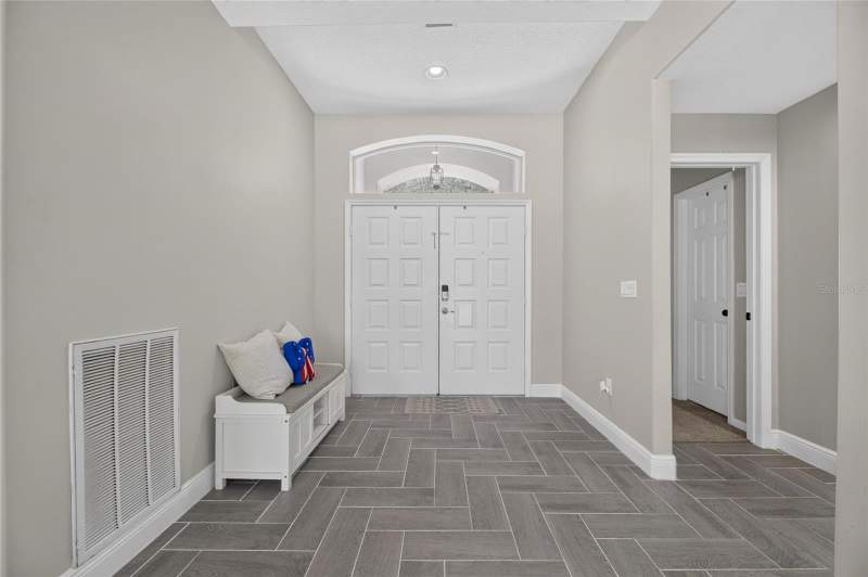 4 bedroom Single Family Residence at 12419 Riverglen Drive, Riverglen Units 5 6 & 7 Phas, Riverview — photo 4