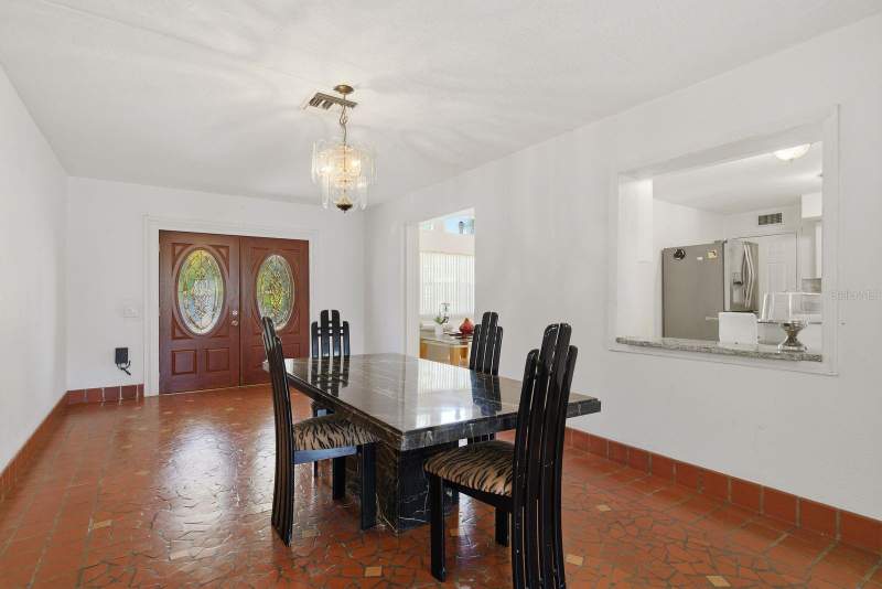 4 bedroom Single Family Residence at 850 36th Avenue, Bayou Vista Rep, St Petersburg — photo 4