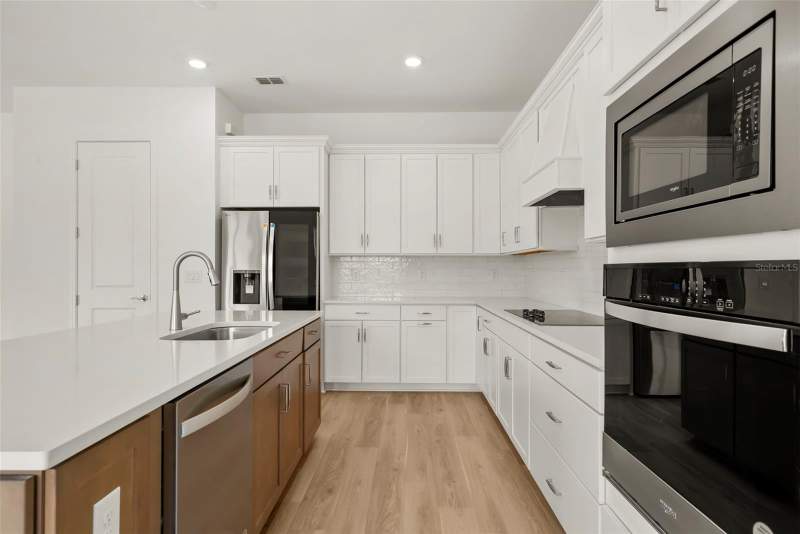 5 bedroom Single Family Residence at 12105 Orchid Ash Street, Cedarbrook, Riverview — photo 3