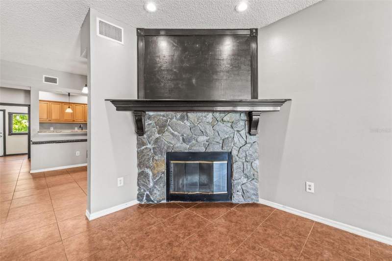 3 bedroom Townhouse at 312 Winchester Way, Village Of Somerset Woods, Palm Harbor — photo 5