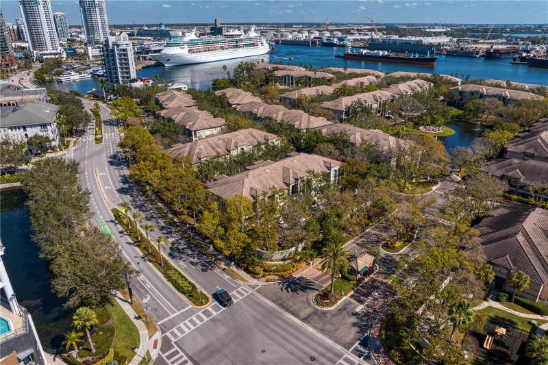 1 bedroom Condominium at 751 Coral Reef Drive, 5QW / Island Place A Condo, Tampa — photo 3