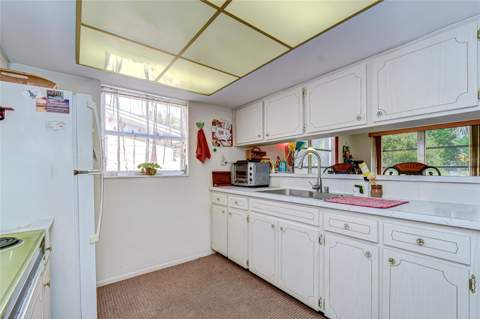 2128 Shannon Drive, Holiday FL - photo 8 of 21