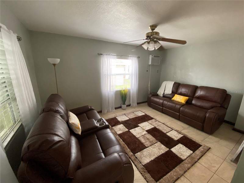 3 bedroom Single Family Residence at 1023 W Gore Street, James A Wood, Orlando — photo 2
