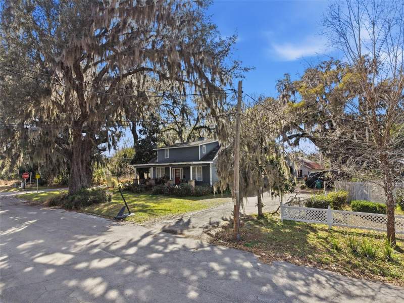 4 bedroom Single Family Residence at 420 Pine Street, Crescent Hill, Crescent City — photo 4