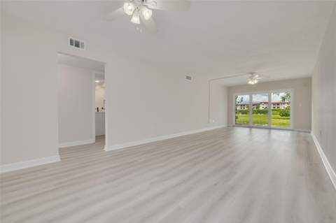 4550 Overlook Drive #155, St Petersburg FL - photo 7 of 46