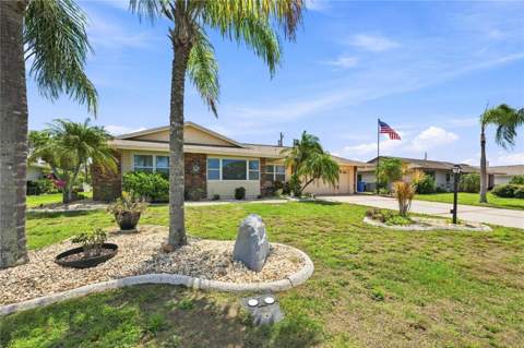 1405 Hacienda Drive, Sun City Center FL - photo 7 of 48