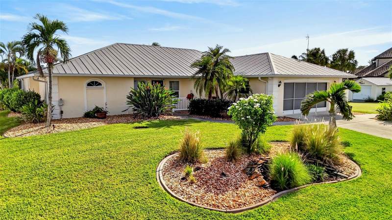 3 bedroom Single Family Residence at 19245 Palmdale Court, Port Charlotte Sec 079, Port Charlotte — photo 5
