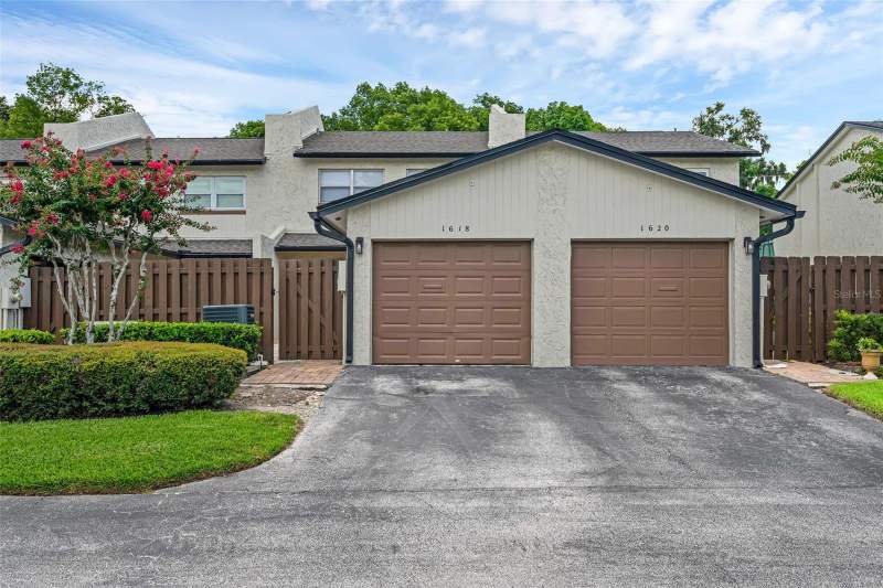 Park Lake Grove Condo