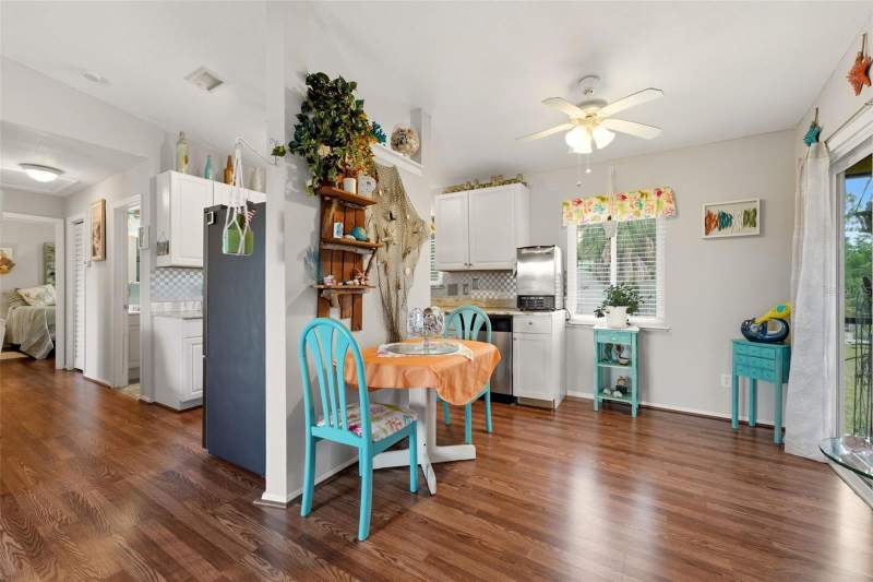 2 bedroom Single Family Residence at 10182 Gulfstream Boulevard, Port Charlotte Sec 064, Englewood — photo 4