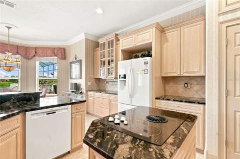 9271 Westshore Drive, Weeki Wachee FL - photo 12 of 67