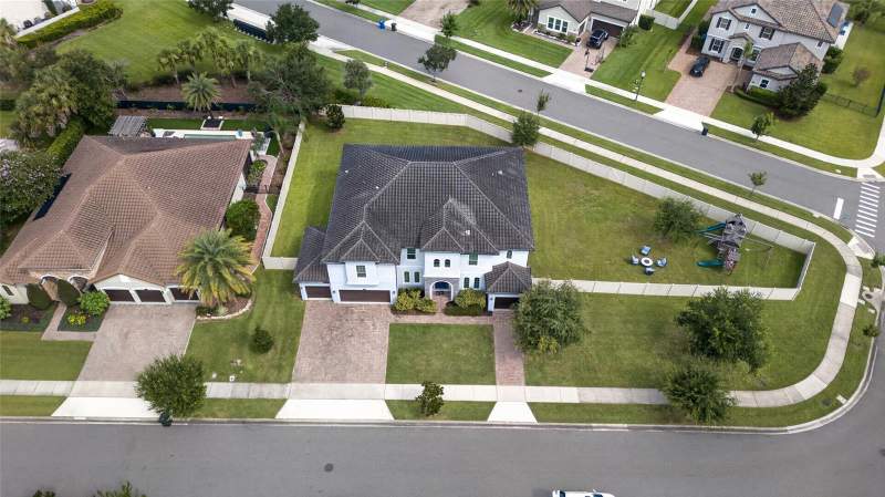 7 bedroom Single Family Residence at 659 Red Haven Lane, Oviedo Gardens - A Rep, Oviedo — photo 2