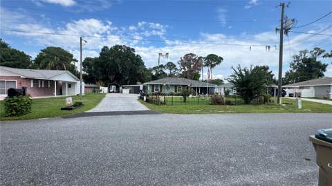 12115 Virginia Drive, Leesburg FL - photo 16 of 92