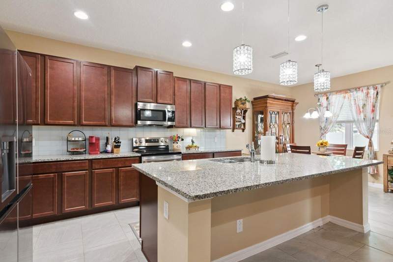4 bedroom Single Family Residence at 206 HYDRA WAY, PRESERVE AT SUNRISE, GROVELAND — photo 5