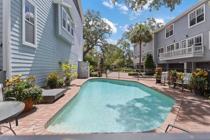 2 bedroom Townhouse at 919 S Rome Avenue #8, Bayswater Close At Olde Hyde P, Tampa — photo 2