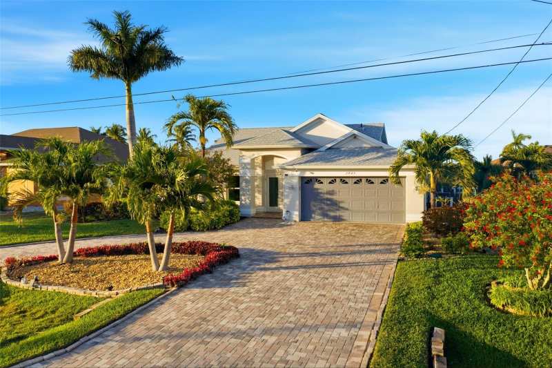 3 bedroom Single Family Residence at 2803 SW 34th Terrace, Cape Coral, Cape Coral — photo 1
