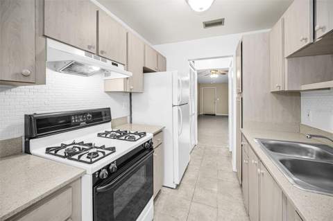 5750 80th Street #D101, St Petersburg FL - photo 8 of 27