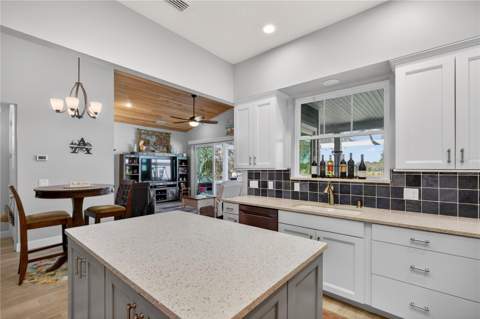 264 S Central Avenue, Umatilla FL - photo 10 of 42