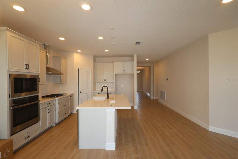 4 bedroom Single Family Residence at 5296 High Line Drive, Center Lake On The Park, St Cloud — photo 4