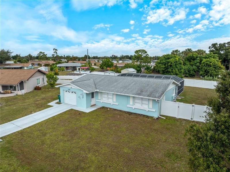2 bedroom Single Family Residence at 2367 Ivanhoe Street, Port Charlotte Sec 020, Port Charlotte — photo 3