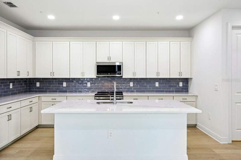 4 bedroom Townhouse at 17829 Broadleaf Loop, Palmera At Wellen Park, Venice — photo 3