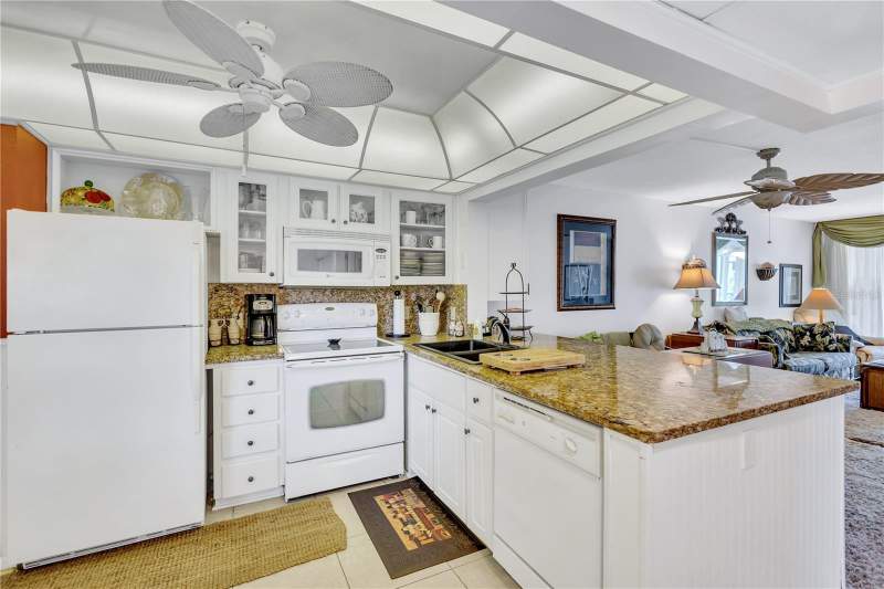 2 bedroom Condominium at 12300 Vonn Road #1102, Villas De Golf Condo, Largo — photo 4