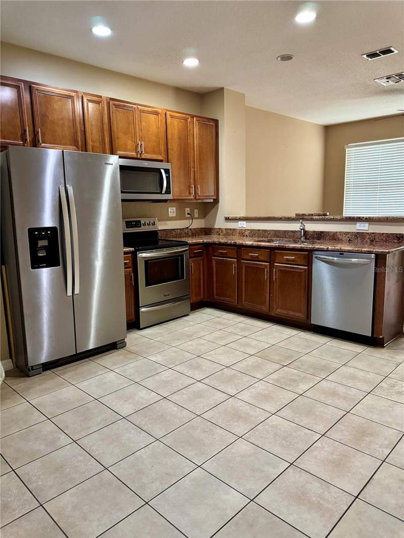 3 bedroom Townhouse at 2680 Mayaguana Street, Crestwynd Bay, Kissimmee — photo 2