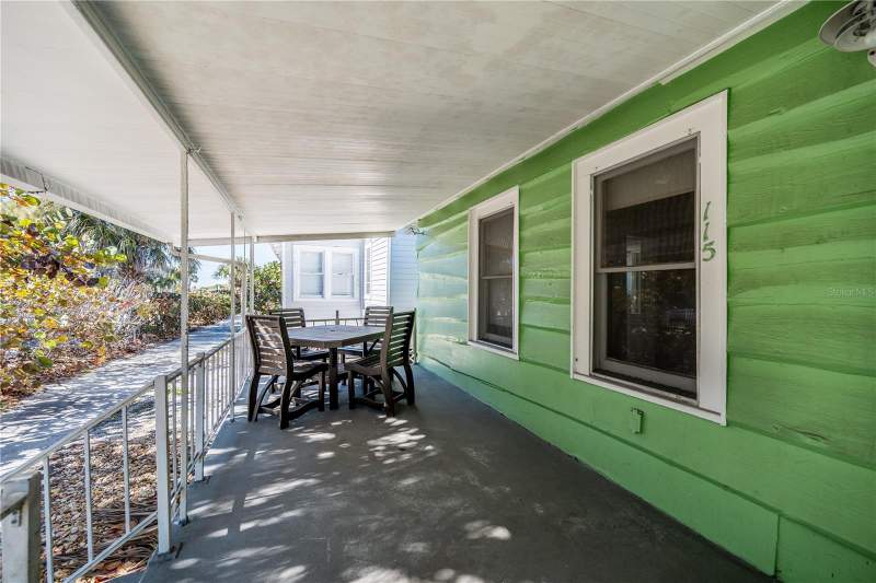 6 bedroom Single Family Residence at 115 124th Avenue, Coney Island, Treasure Island — photo 3