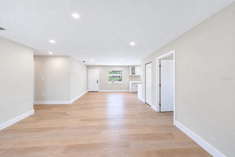 4 bedroom Single Family Residence at 4925 Elese Street, Malibu Groves Eighth Add, Orlando — photo 4