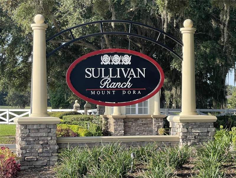 4 bedroom Single Family Residence at 30115 Kladruby Point, Sullivan Ranch Sub, Mount Dora — photo 2