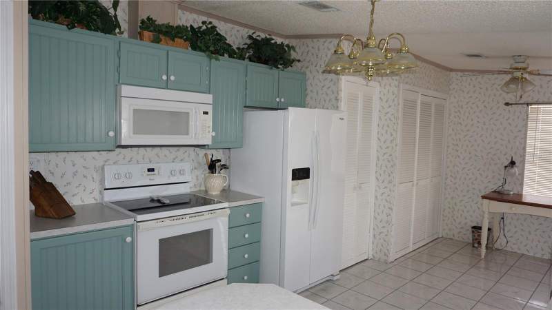 2 bedroom Manufactured Home at 12023 Longhorn Drive, Ponderosa Park, Hudson — photo 4