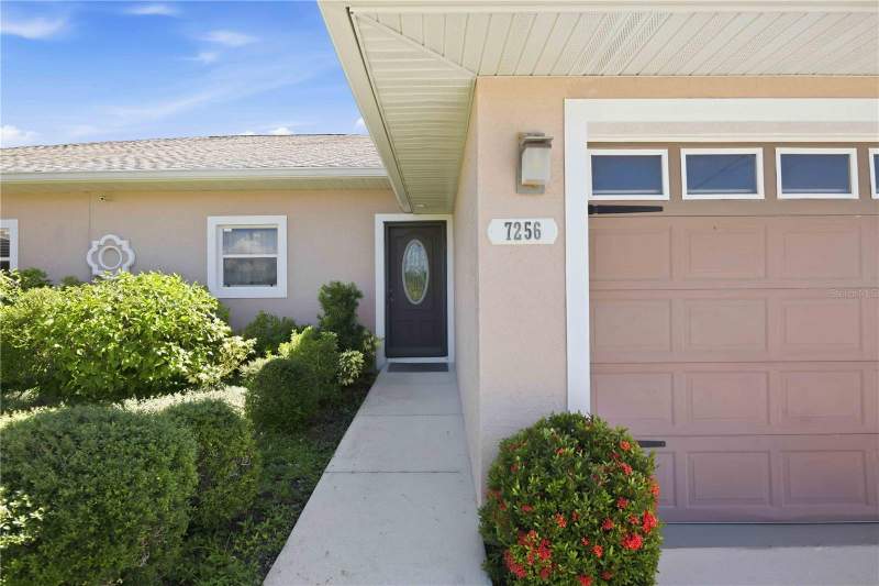 3 bedroom Half Duplex at 7256 David Boulevard, David 04 Condo, Port Charlotte — photo 3