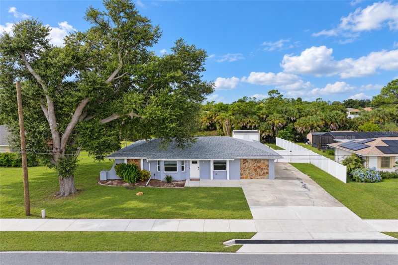 4 bedroom Single Family Residence at 1093 Dorchester St, Port Charlotte Sec 026, Port Charlotte — photo 1