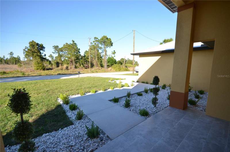 3 bedroom Single Family Residence at 1242 Hathor Street, Lee County, Lehigh Acres — photo 4