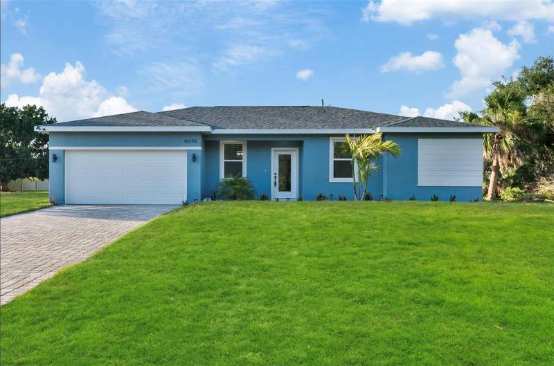 4 bedroom Single Family Residence at 10170 Quimper Avenue, Port Charlotte Sec 062, Englewood — photo 2