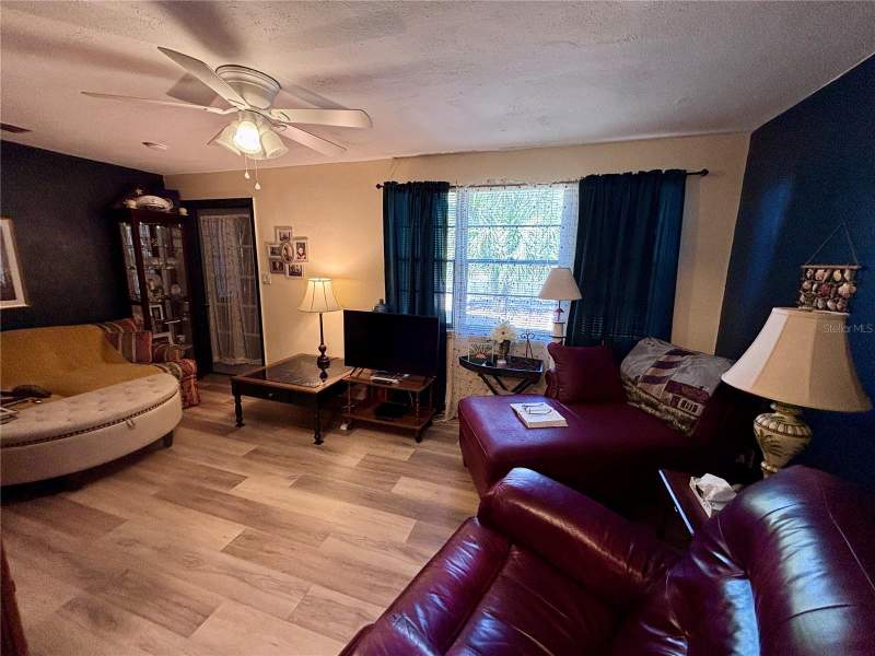 2 bedroom Single Family Residence at 3137 NW 6th Street, Gainesville, Gainesville — photo 2