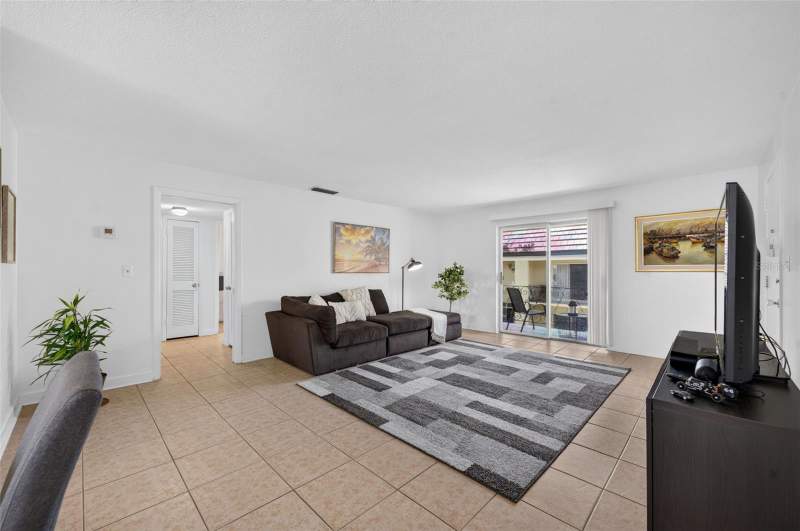 2 bedroom Condominium at 1500 GAY ROAD #3C, CHATEAUX DU LAC, WINTER PARK — photo 4