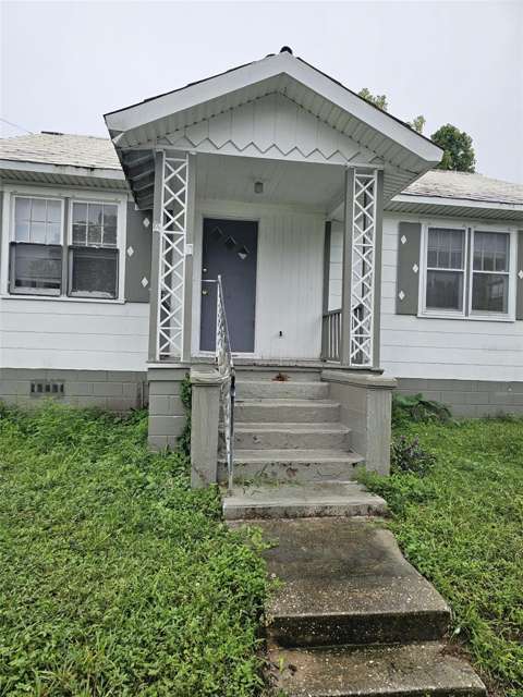 609 NE 8Th Avenue, home for sale on NE 8Th Avenue