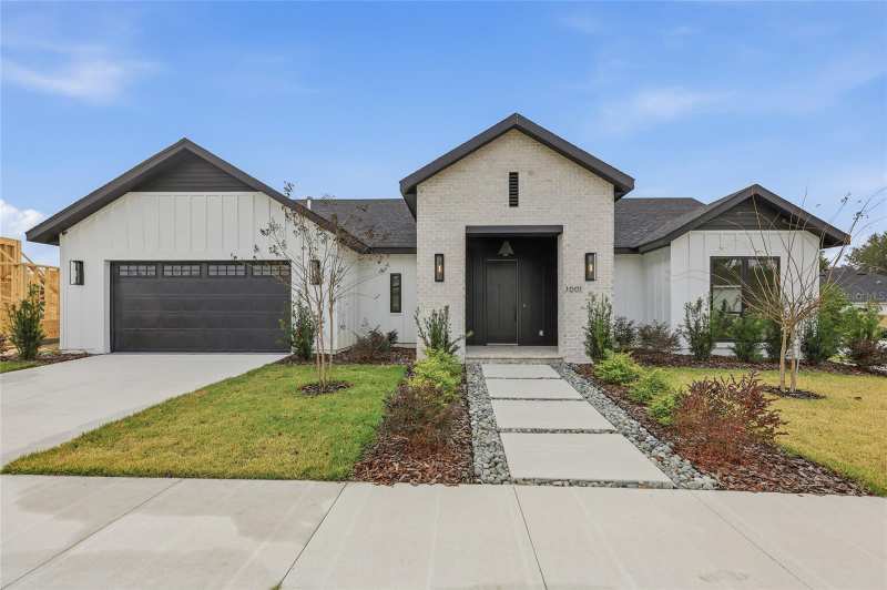 4 bedroom Single Family Residence at 1001 SW 120th Drive, Glorias Way, Gainesville — photo 1