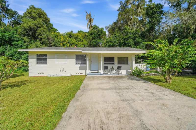 2 bedroom Single Family Residence at 701 Springbank Avenue, Minaki Heights, Orange City — photo 1