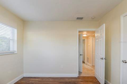 4320 Meadowbrook Avenue, Orlando FL - photo 16 of 24