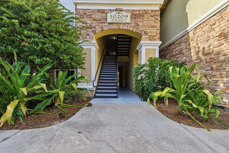 1 bedroom Condominium at 10209 Courtney Palms Boulevard #301, Courtney Palms Condo, Tampa — photo 2
