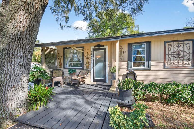 Sorrento Paxton & SommervillesHomes for Sale in Sorrento, FL