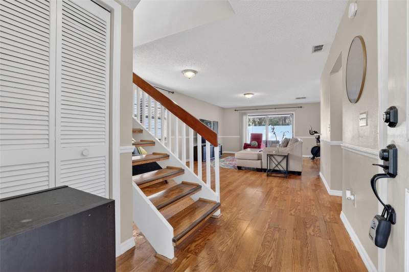 3 bedroom Townhouse at 5215 Corvette Drive, Le Clare Shores, Tampa — photo 2
