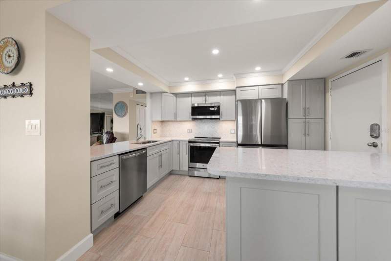 2 bedroom Condominium at 1621 Gulf Boulevard #607, Isle Of Sand Key 1 Condo, Clearwater Beach — photo 5