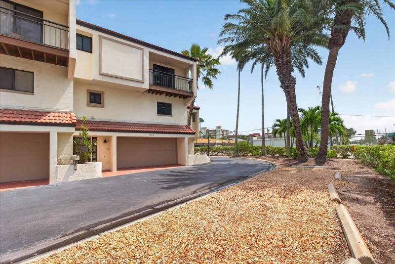 3 bedroom Townhouse at 240 Windward Passage #1004, Village On Island Estates, Clearwater Beach — photo 2