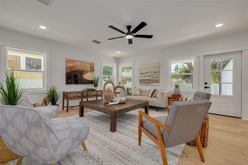 3 bedroom Single Family Residence at 1426 15th Street, Ross Oaks, St Petersburg — photo 2