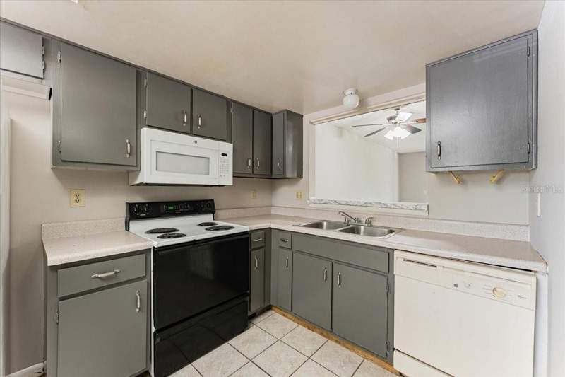 2 bedroom Condominium at 6332 Newtown Circle #32B5, North Bay Village Condo, Tampa — photo 5