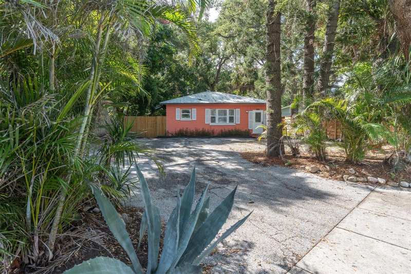 2 bedroom Single Family Residence at 2925 Park Street, Jungle Terrace Sec B, St Petersburg — photo 1