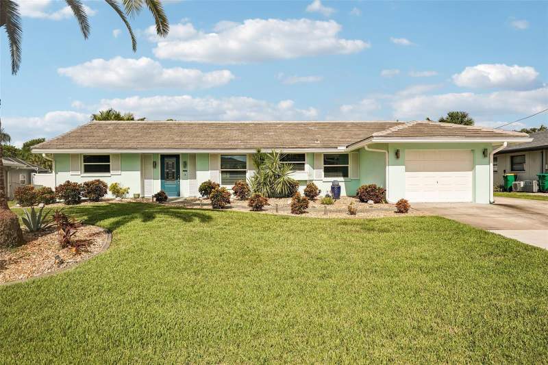 3 bedroom Single Family Residence at 4390 Albacore Circle, Port Charlotte Sec 037, Port Charlotte — photo 2